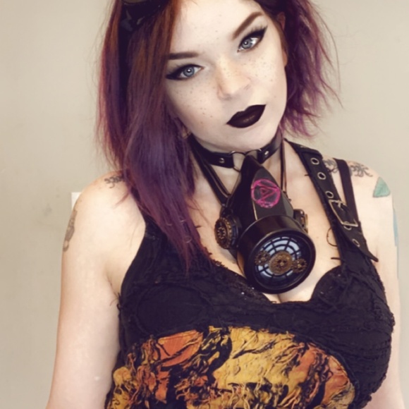 Meet your Posher, Elle - Picture 7 of 7